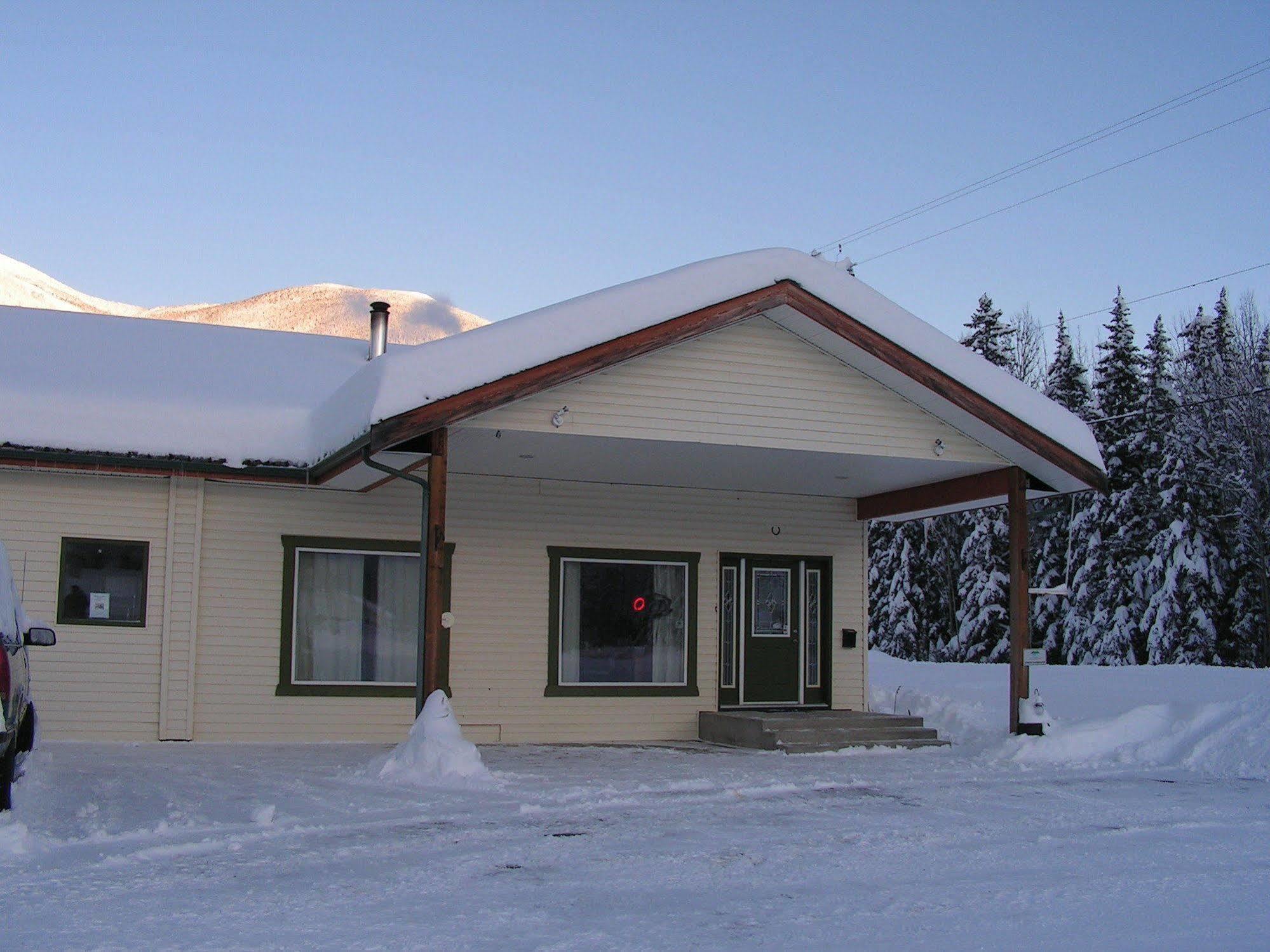 Bell Mountain Motel Mcbride Exteriér fotografie