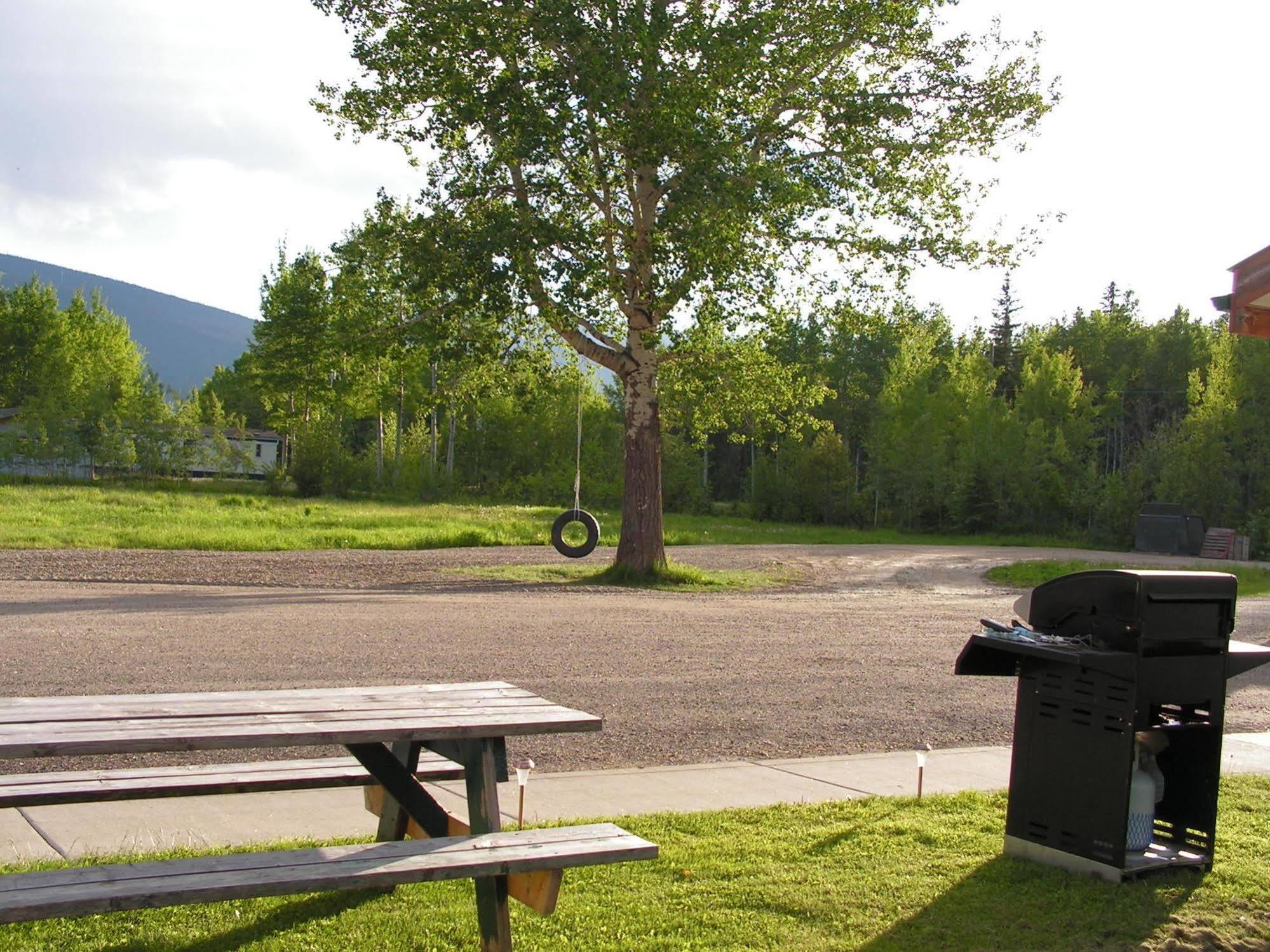 Bell Mountain Motel Mcbride Exteriér fotografie