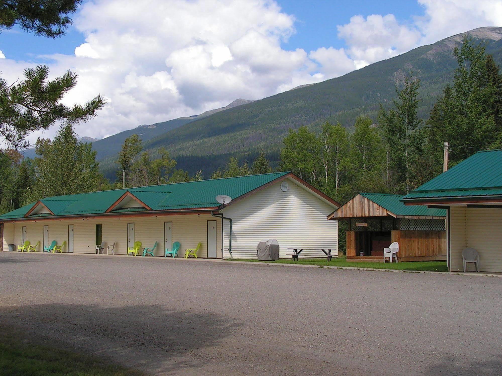 Bell Mountain Motel Mcbride Exteriér fotografie